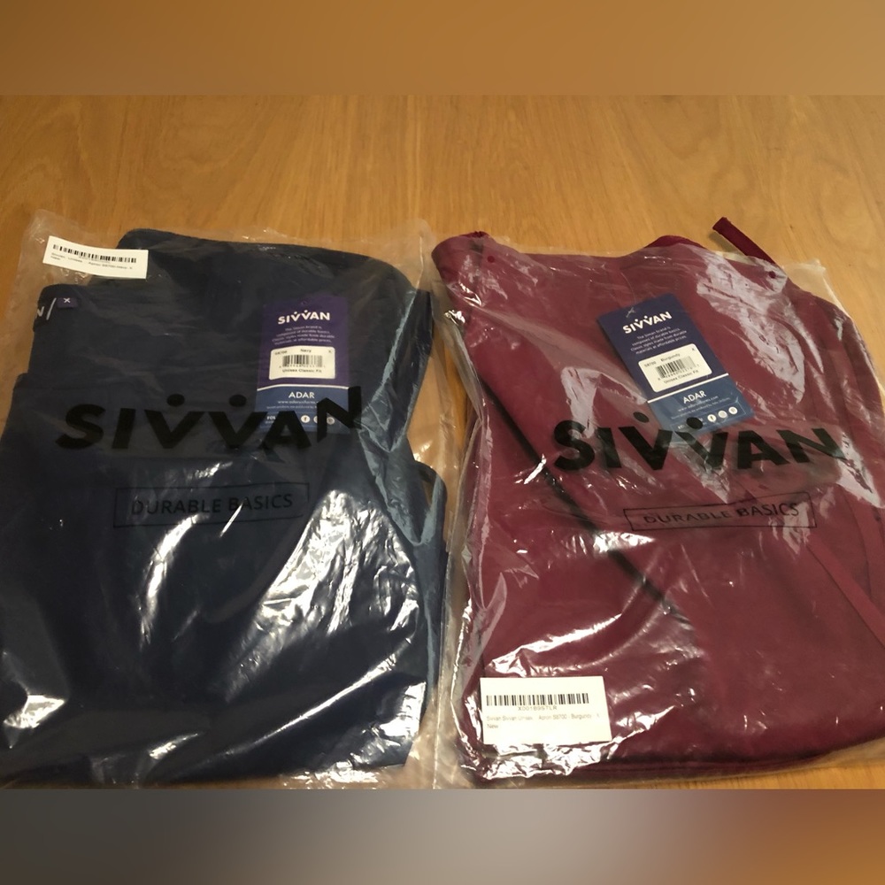 SIVVAN Cobler Aprons XL . NWT. Set of TWO. One in Burgundy Color. One in Blue.